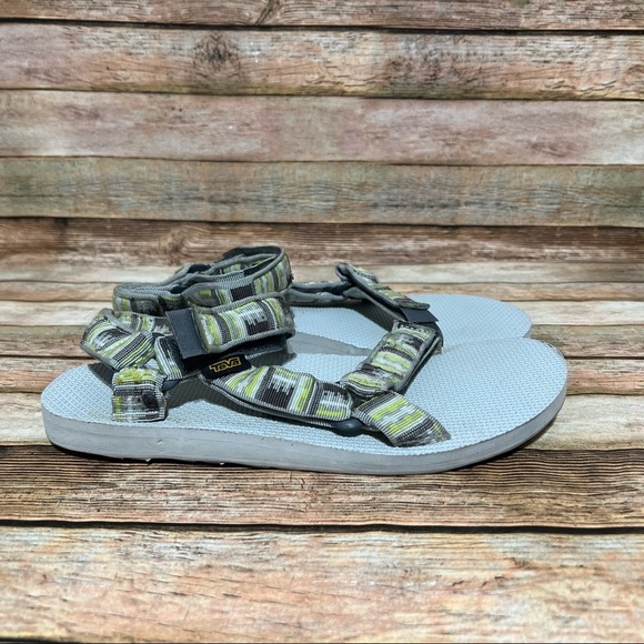 Sandals_&_Flip_Flops